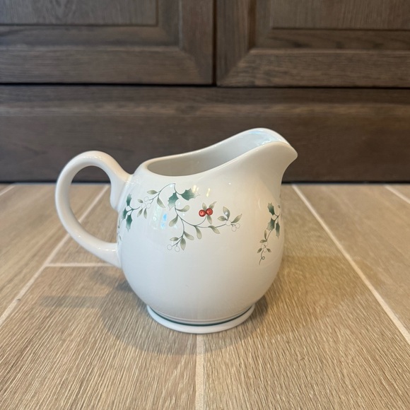 $35 Pfaltzgraff Winterberry Cream / Gravy Pitcher - Picture 1 of 3